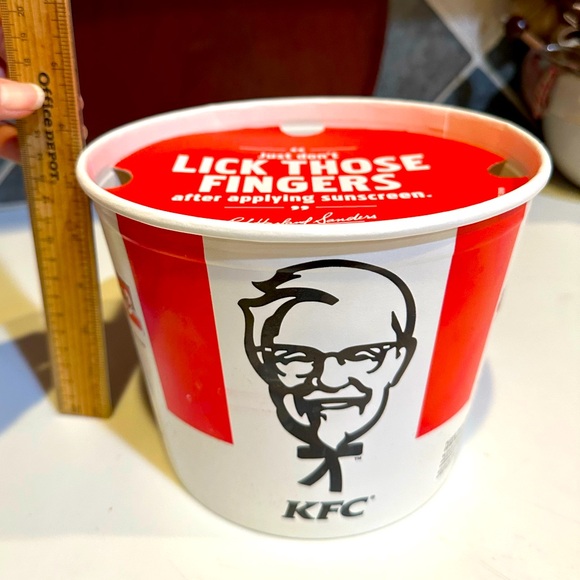 2015 KFC KENTUCKY FRIED CHICKEN BUCKET LID COLONEL SANDERS 5.5x7.25” COLLECTIBLE - Picture 7 of 12
